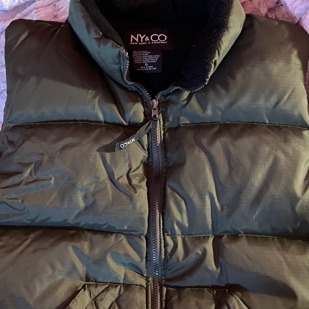 New York & Company Men's Dark Green Puffer Jacket
